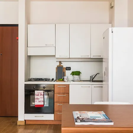 아파트 Homeathotel - Naviglio Pavese 2*